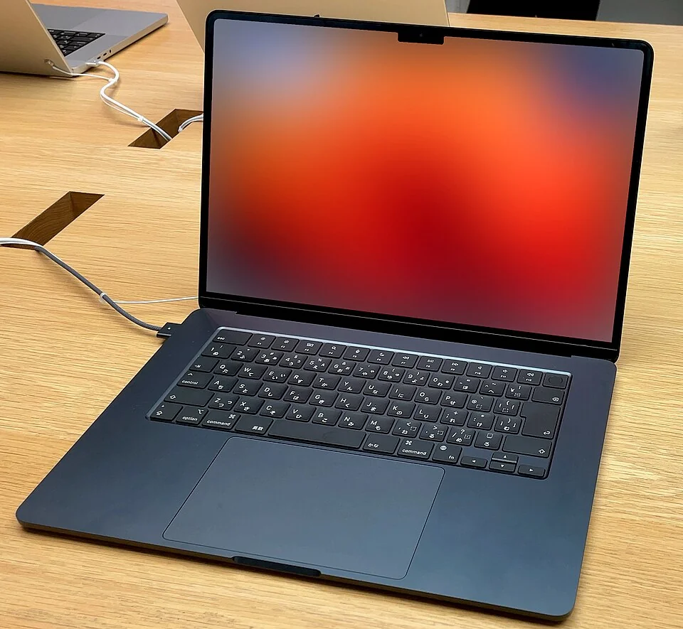 Apple MacBook Air M2 (15-inch)