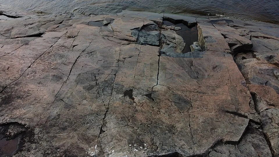 Besov Nos Petroglyphs
