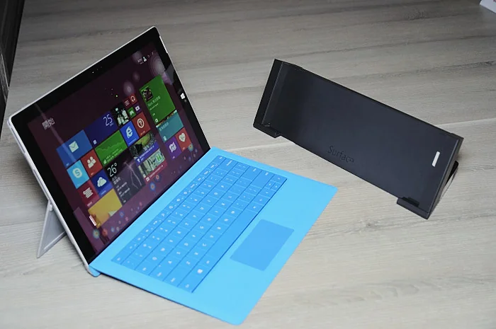 Microsoft Surface Dock 2