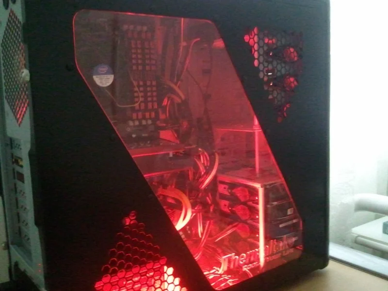 Thermaltake View 21