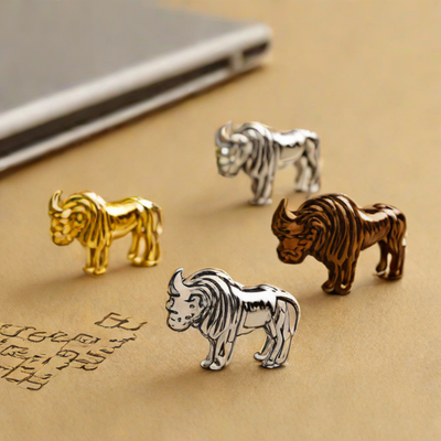 Buffalo Spreads the News Paper Clips