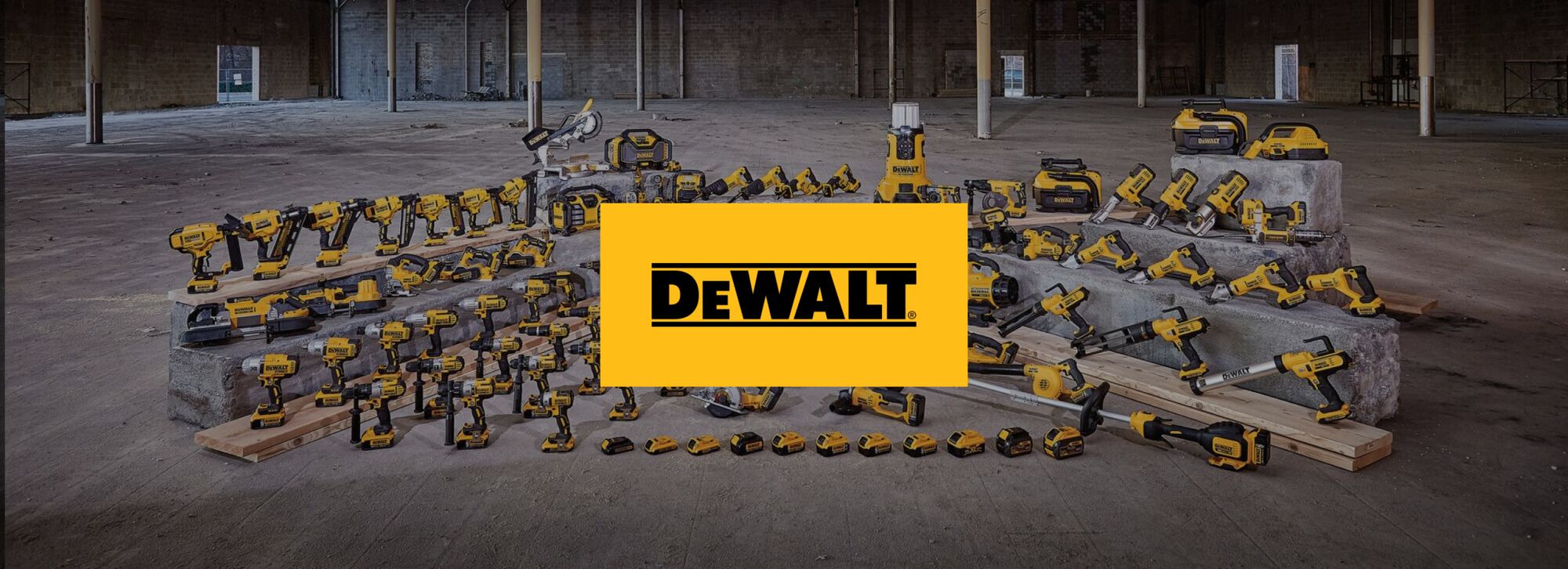 DeWalt DXV12P 12-Gallon Poly Wet/Dry Vac