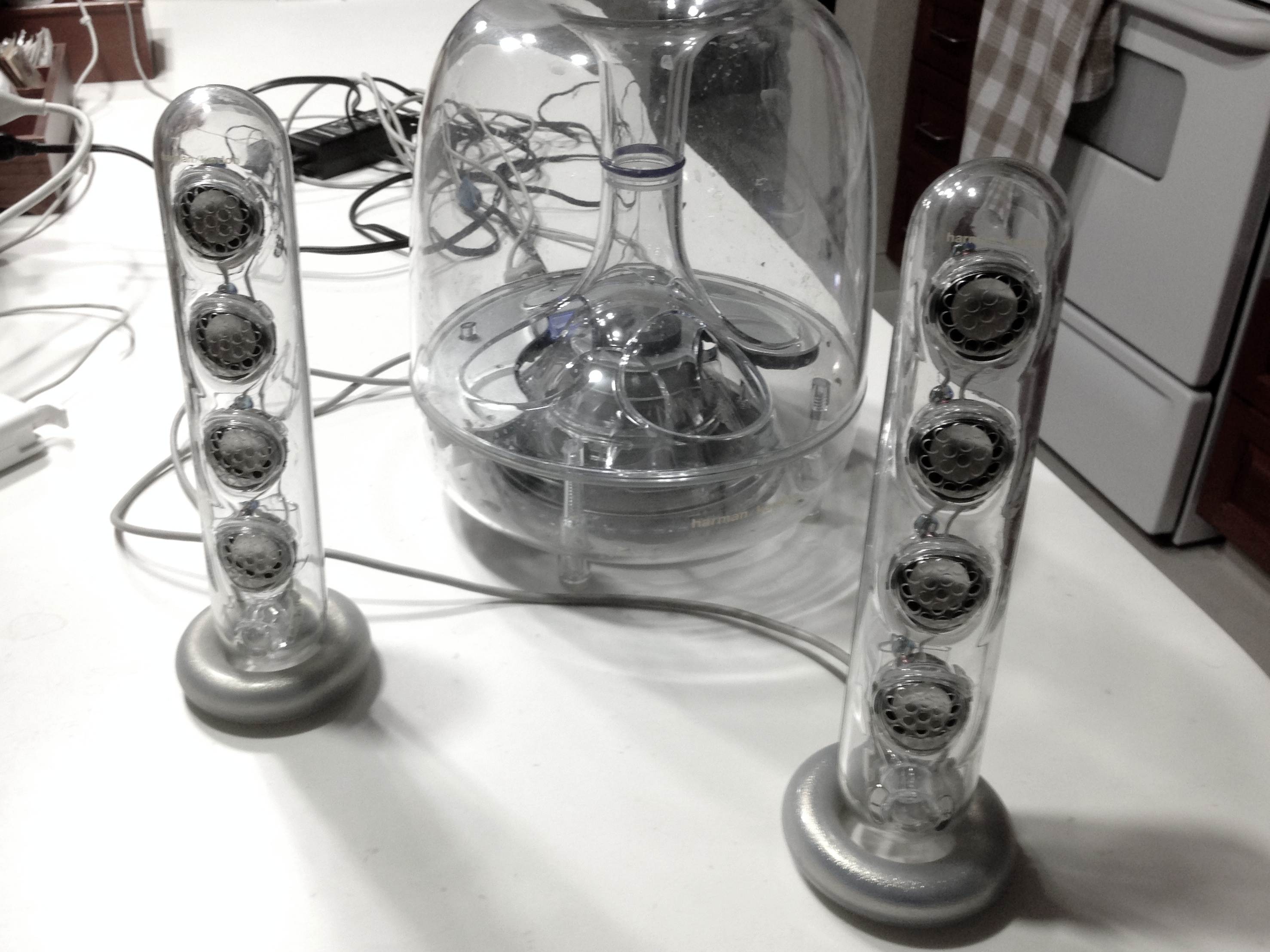  Harman Kardon SoundSticks Wireless Bluetooth Speaker System