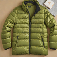 Amazon Essentials Lightweight Water-Resistant Packable Puffer Jacket