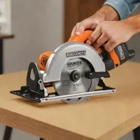 Black+Decker BDECS300 Circular Saw