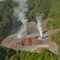 Cratère Sud Fumaroles