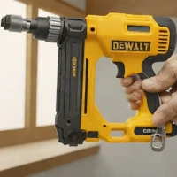 DeWalt DCD796 Pneumatic Brad Nailer