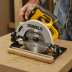 DeWalt 20V MAX XR Brushless 7 1/4-Inch Circular Saw