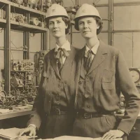 Elsie Eaves