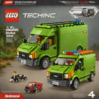 Lego Technic Ford Transit Van (42135)