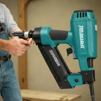 Makita AF635