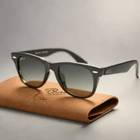 Ray-Ban Wayfarer Reverse