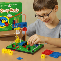 Snap Circuits Jr. SC-100 Electronics Discovery Kit