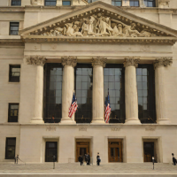 Vanguard S&P 500 Index Fund (VFIAX)