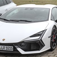 Lamborghini Revuelto