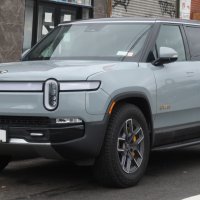 Rivian R1S